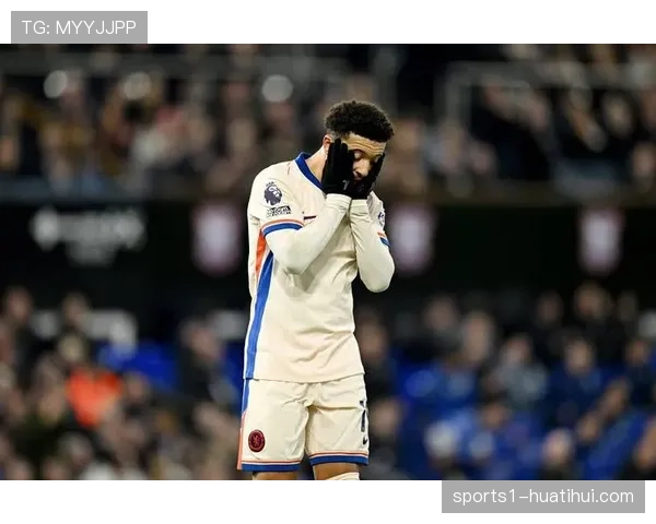 切尔西中场缺乏覆盖出球枢纽,导致攻防转换时常出现脱节 切尔西中场缺乏覆盖出球枢纽,导致攻防转换时常出现脱节